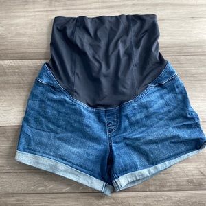 Maternity jean short & maternity top (size S)